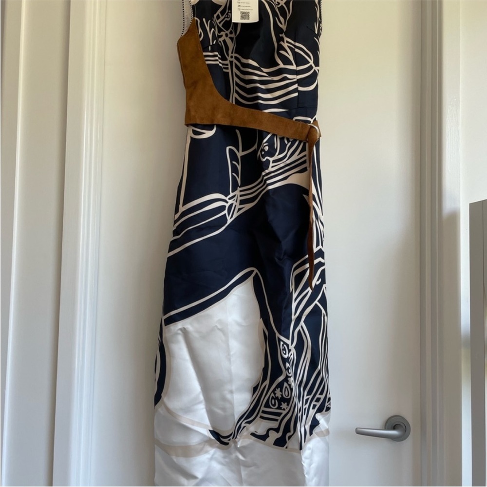 New White and Navy Horse-Belt -accent Midi dress | size S - Picture 4 of 8